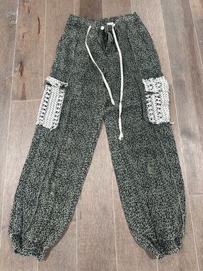 POL Olive Leopard Crochet-Pocket Joggers